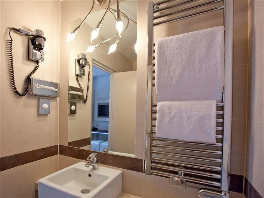 Hotel Vivaldi Puteaux